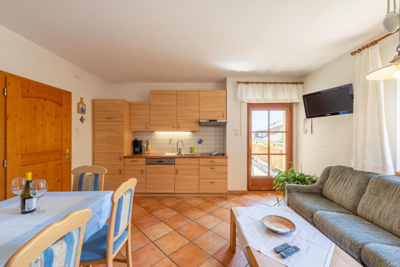 Haus Bellutti Apartment Termeno Bagian luar foto